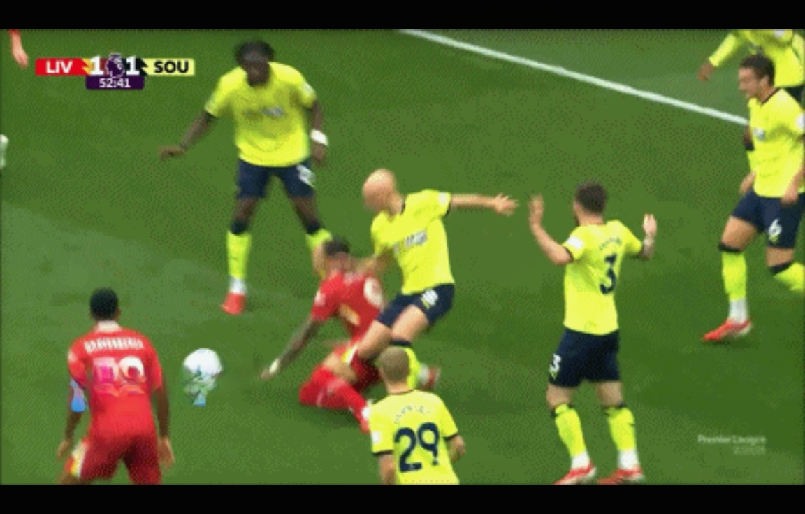 kaiyun-英超震惊事件频现，球迷心情跌宕起伏的简单介绍