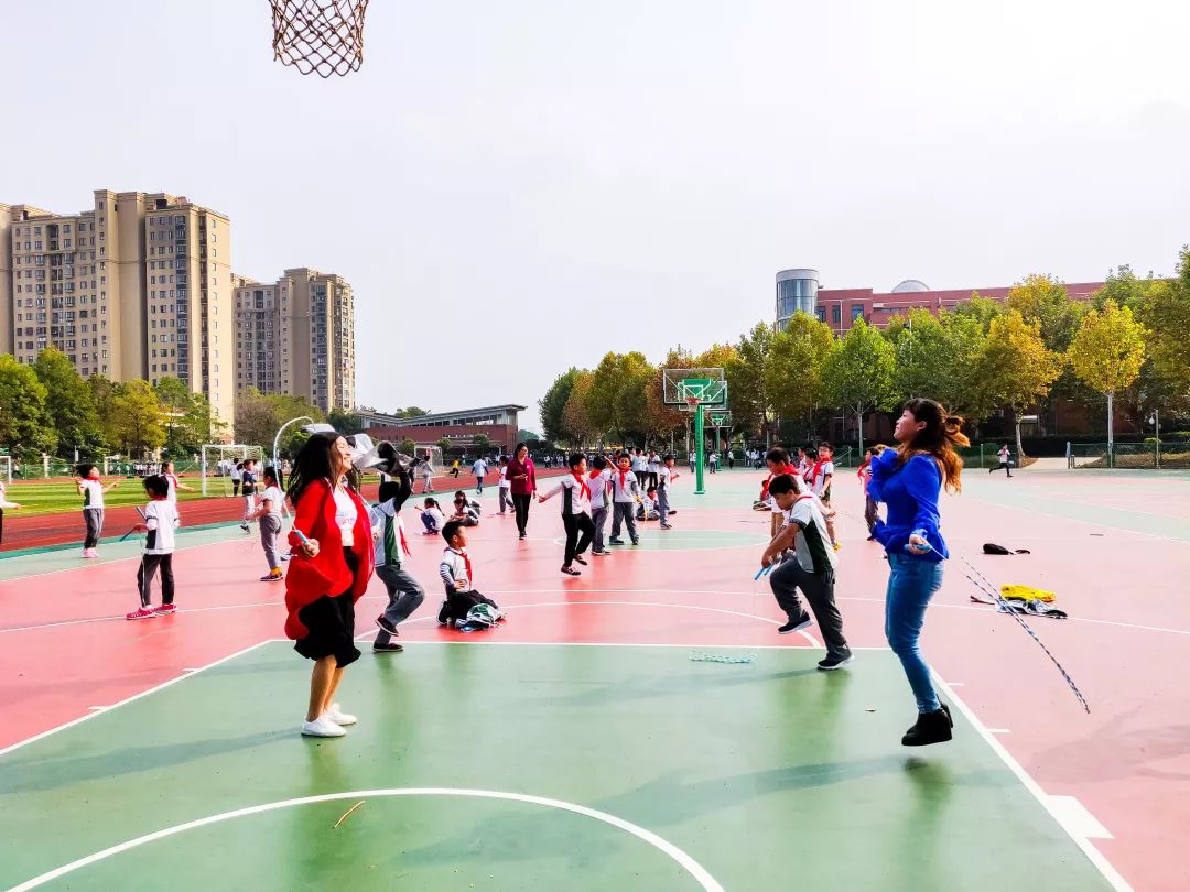 开云-连锁篮球培训中心开启网络直播课程，网友互动火爆的简单介绍